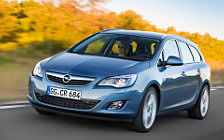   Opel Astra Sports Tourer - 2011