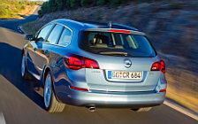  Opel Astra Sports Tourer - 2011