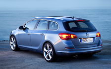  Opel Astra Sports Tourer - 2011