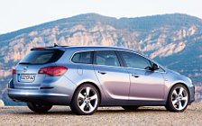   Opel Astra Sports Tourer - 2011