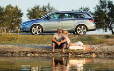   Opel Astra Sports Tourer - 2011