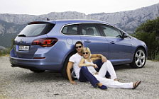   Opel Astra Sports Tourer - 2011
