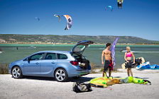   Opel Astra Sports Tourer - 2011