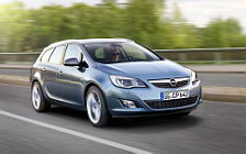   Opel Astra Sports Tourer - 2011