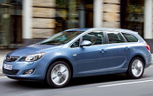   Opel Astra Sports Tourer - 2011