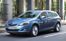   Opel Astra Sports Tourer - 2011