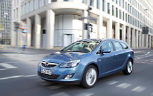   Opel Astra Sports Tourer - 2011