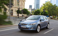   Opel Astra Sports Tourer - 2011