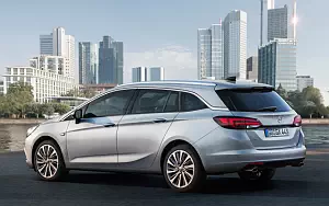   Opel Astra Sports Tourer - 2009