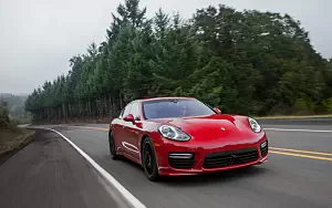     Porsche Panamera Turbo US-spec - 2013