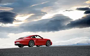   Porsche 911 Carrera - 2011