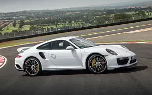  Porsche 911 Turbo S - 2016