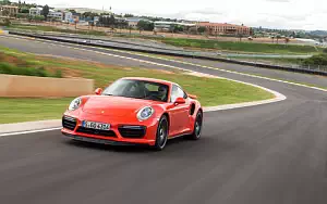   Porsche 911 Turbo S - 2016