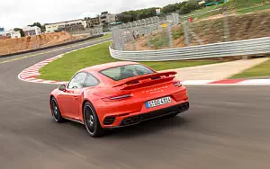   Porsche 911 Turbo S - 2016
