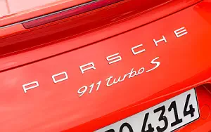   Porsche 911 Turbo S - 2016