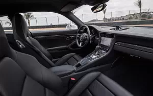   Porsche 911 Turbo S - 2016