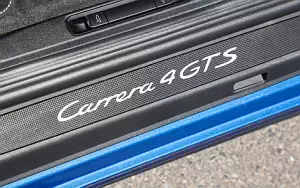   Porsche 911 Carrera 4 GTS - 2017