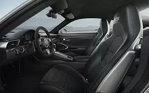   Porsche 911 Carrera 4 GTS - 2017