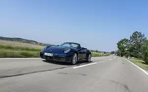   Porsche 911 Carrera Cabriolet (Gentian Blue Metallic) - 2019