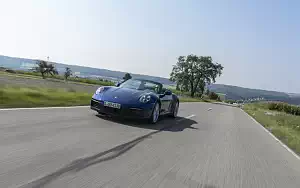   Porsche 911 Carrera Cabriolet (Gentian Blue Metallic) - 2019