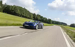   Porsche 911 Carrera Cabriolet (Gentian Blue Metallic) - 2019