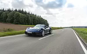   Porsche 911 Carrera Cabriolet (Gentian Blue Metallic) - 2019