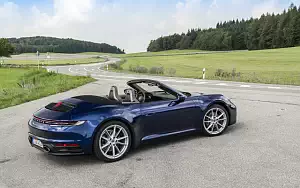   Porsche 911 Carrera Cabriolet (Gentian Blue Metallic) - 2019