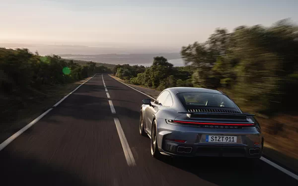 ���� ���������� Porsche 911 Turbo S - 2025