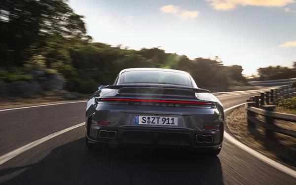 ���� ���������� Porsche 911 Turbo S - 2025