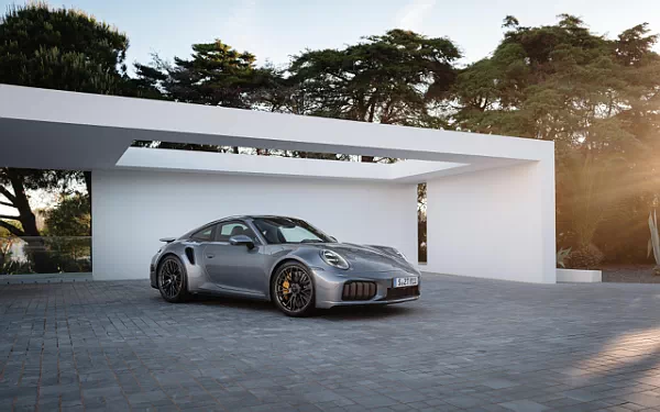 ���� ���������� Porsche 911 Turbo S - 2025