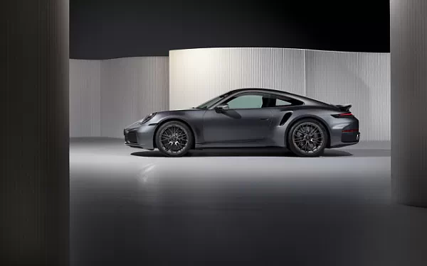 ���� ���������� Porsche 911 Turbo S - 2025