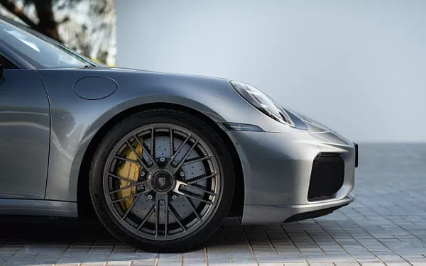 ���� ���������� Porsche 911 Turbo S - 2025