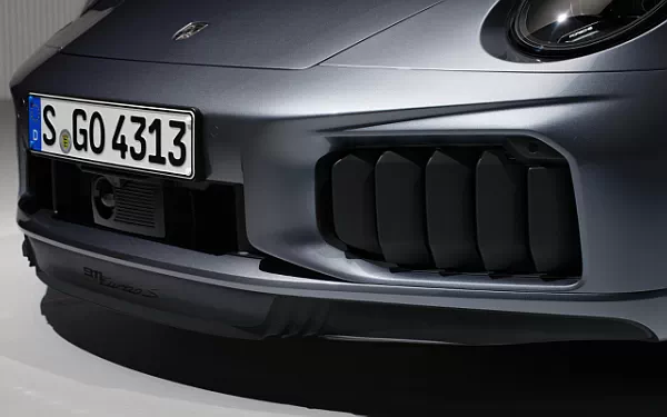 ���� ���������� Porsche 911 Turbo S - 2025