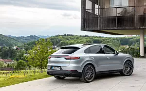   Porsche Cayenne S Coupe (Dolomite Silver Metallic) - 2019