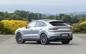   Porsche Cayenne S Coupe (Dolomite Silver Metallic) - 2019