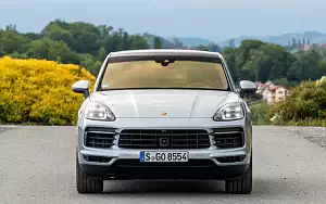   Porsche Cayenne S Coupe (Dolomite Silver Metallic) - 2019