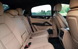   Porsche Cayenne S Coupe (Moonlight Blue Metallic) - 2019