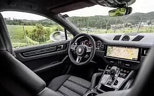   Porsche Cayenne Turbo Coupe (Carrara White Metallic) - 2019