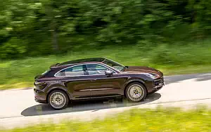   Porsche Cayenne Turbo Coupe (Mahogany Metallic) - 2019