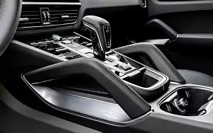   Porsche Cayenne Turbo Coupe (Mahogany Metallic) - 2019