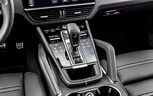   Porsche Cayenne Turbo Coupe (Mahogany Metallic) - 2019