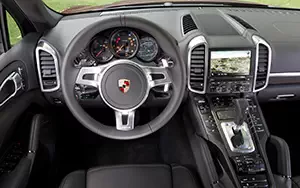   Porsche Cayenne - 2010