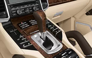  Porsche Cayenne - 2010