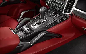   Porsche Cayenne Turbo S - 2012