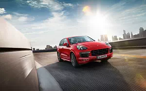   Porsche Cayenne GTS - 2014