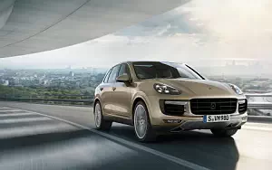   Porsche Cayenne Turbo - 2014