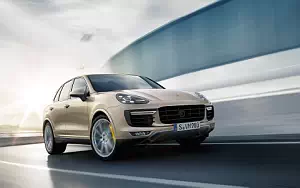   Porsche Cayenne Turbo - 2014