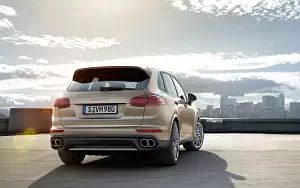   Porsche Cayenne Turbo - 2014