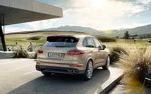   Porsche Cayenne Turbo - 2014