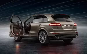   Porsche Cayenne Turbo - 2014
